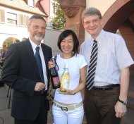 Bild: Bürgermeister der VG Annweiler und Stadtbürgermeister mit Gast aus Shanghai