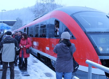 Bild: Ankunft der Regionalbahnlinie 55 in Annweiler-Sarnstall.