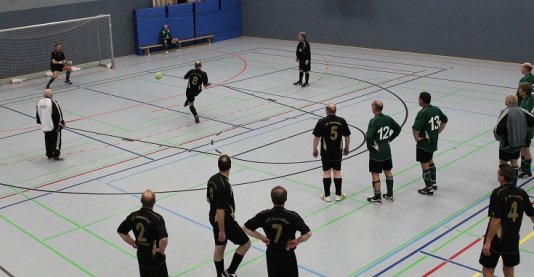 Bild: Packendes 9 m-Schießen.