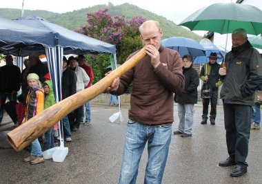 Bild: Didgeridoo-Spieler Elmar Mathis