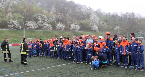Bild: 56 Kinder und Jugendliche nahmen am "Berufsfeuerwehrtag" teil.