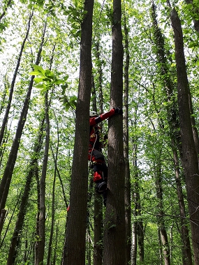 k-Retter beim Aufstieg.jpg