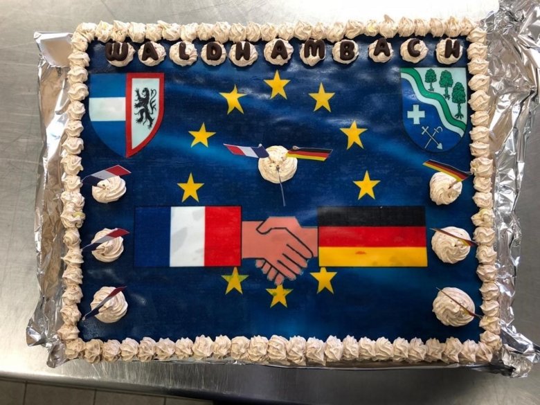 Bild: Gastgeschenk: eine deutsch-französische Torte