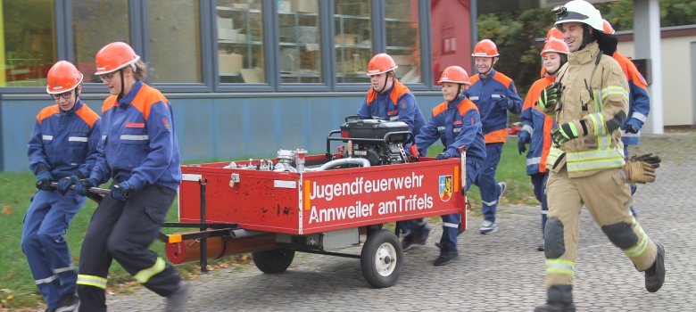 k-10_2018_Jahresabschlussübung FF Annweiler_1.JPG