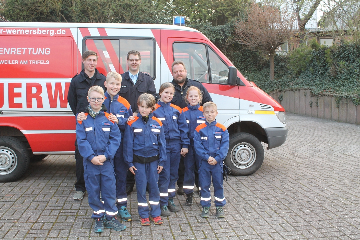 Bild: Bambini- und Jugendfeuerwehr Wernersberg mit ihren Betreuern