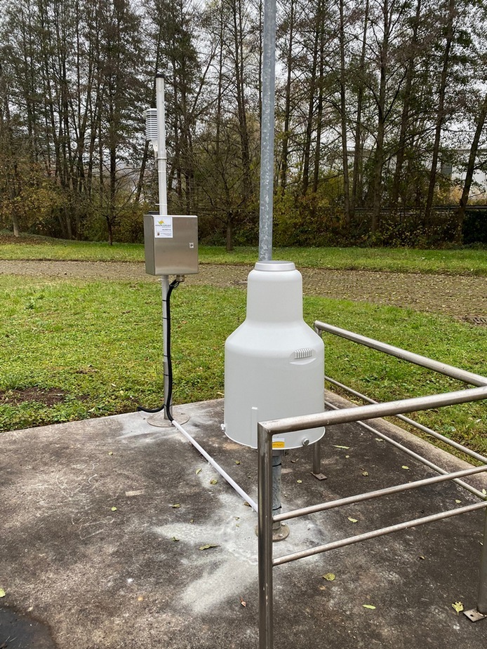Die neu installierte Wetterstation in der Annweilerer Kläranlage. Foto: Stadtwerke Annweiler am Trifels