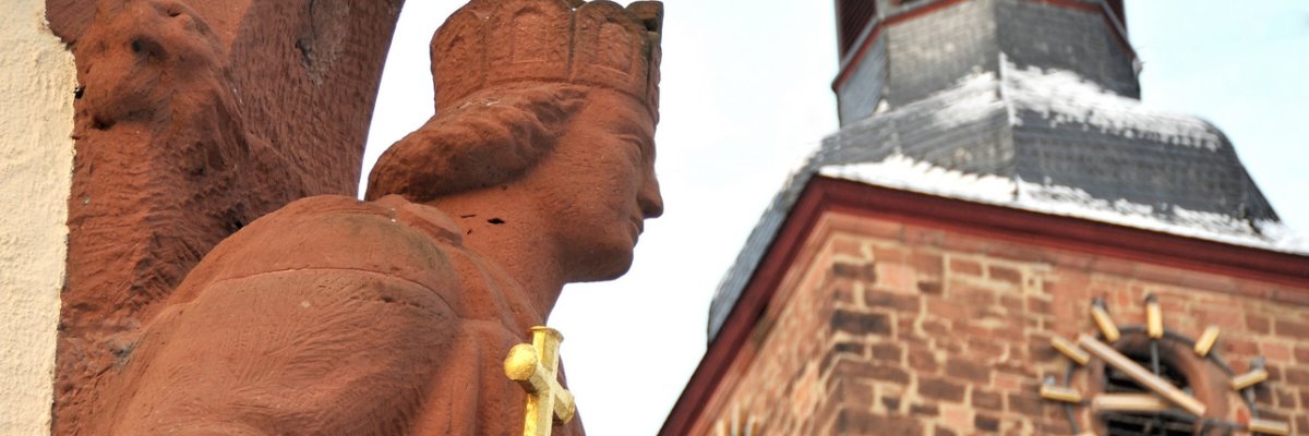 Bild: Statue Richard Löwenherz am Rathaus der Stadt Annweiler am Trifels