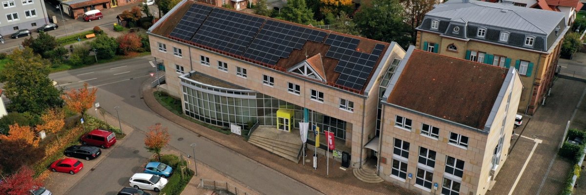 Bild: Luftbildansicht Verwatrungsgebäude