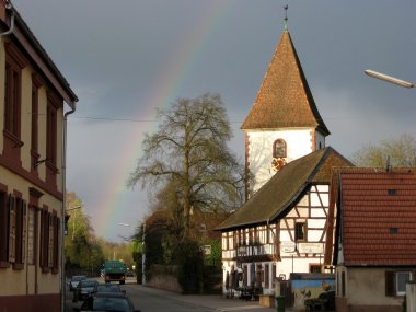 Bild: Kirche in Annweiler-Queichhambach